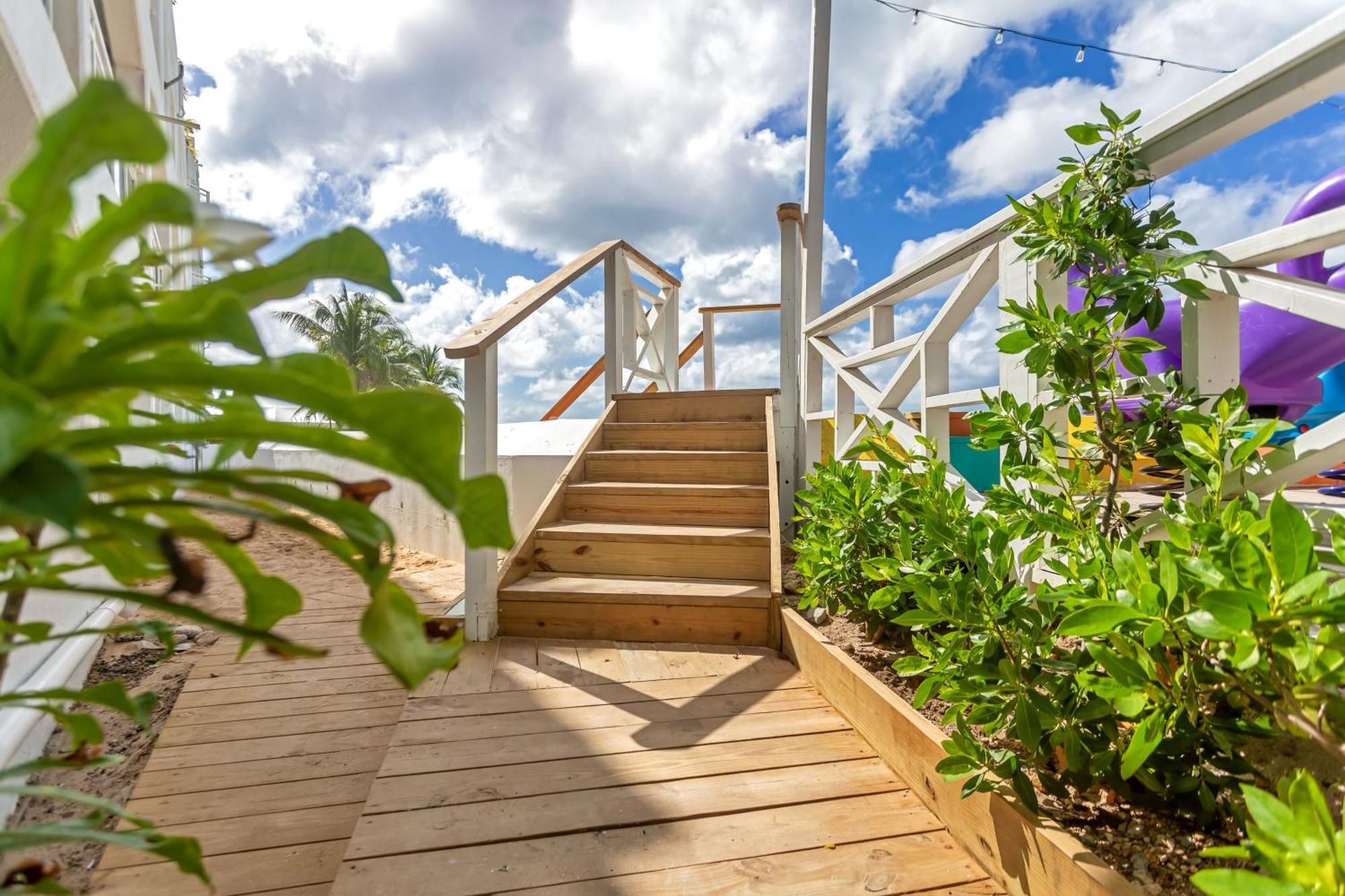 Maho Beach House - Grand Studio - Oceanview Suite Екстериор снимка